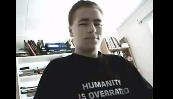 Pekka-Eric Auvinen sköt ihjäl nio personer på en gymnasie- och högstadieskola i finska Jokela i Tusby kommun. Tidigare har han publicerat en film som varnade om massakern på Youtube. Pekka-Eric Auvinen sköt ihjäl nio personer på en gymnasie- och högstadieskola i finska Jokela i Tusby kommun. Tidigare har han publicerat en film som varnade om massakern på Youtube.